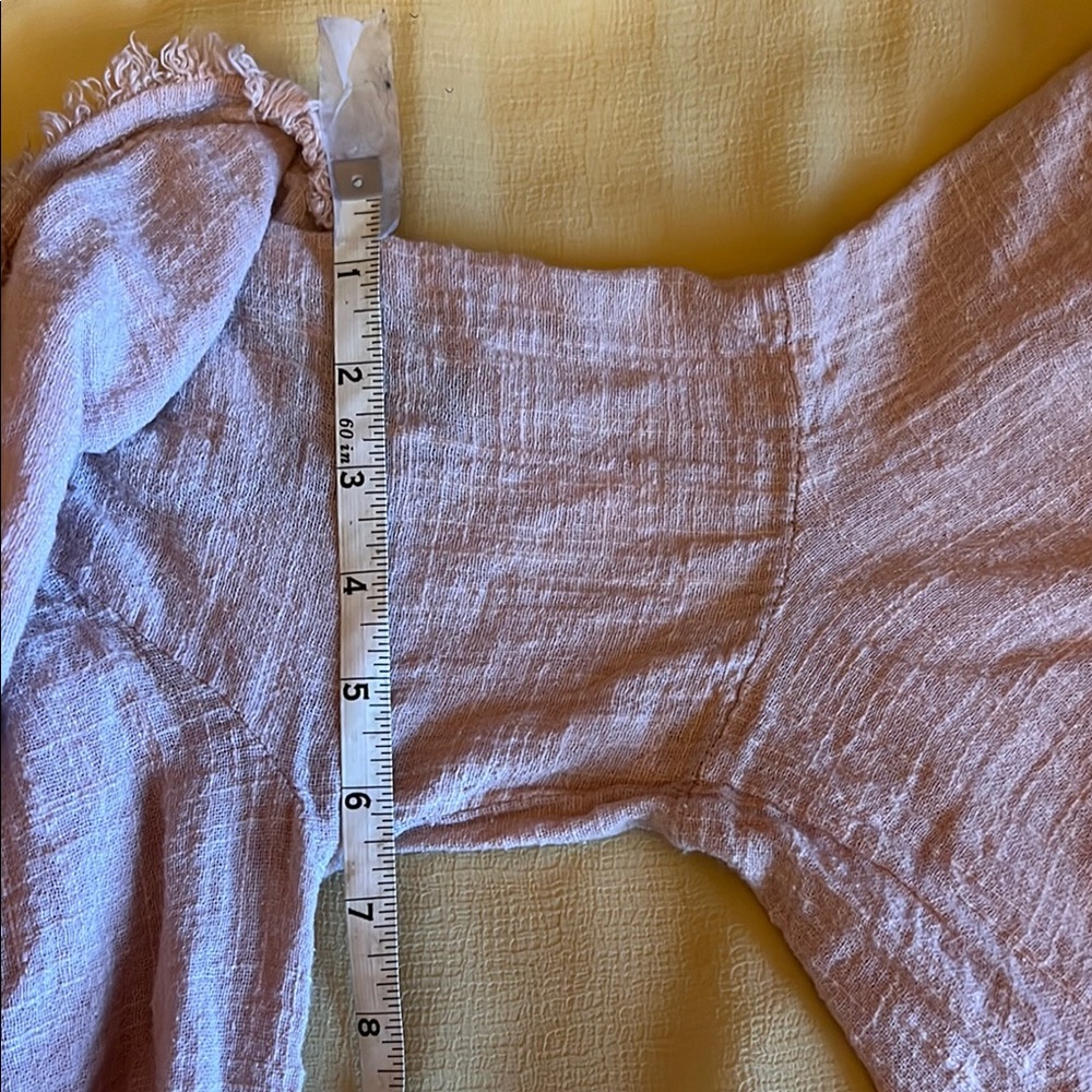 Le Lis Cream Ruffled Blouse - Picture 3 of 6